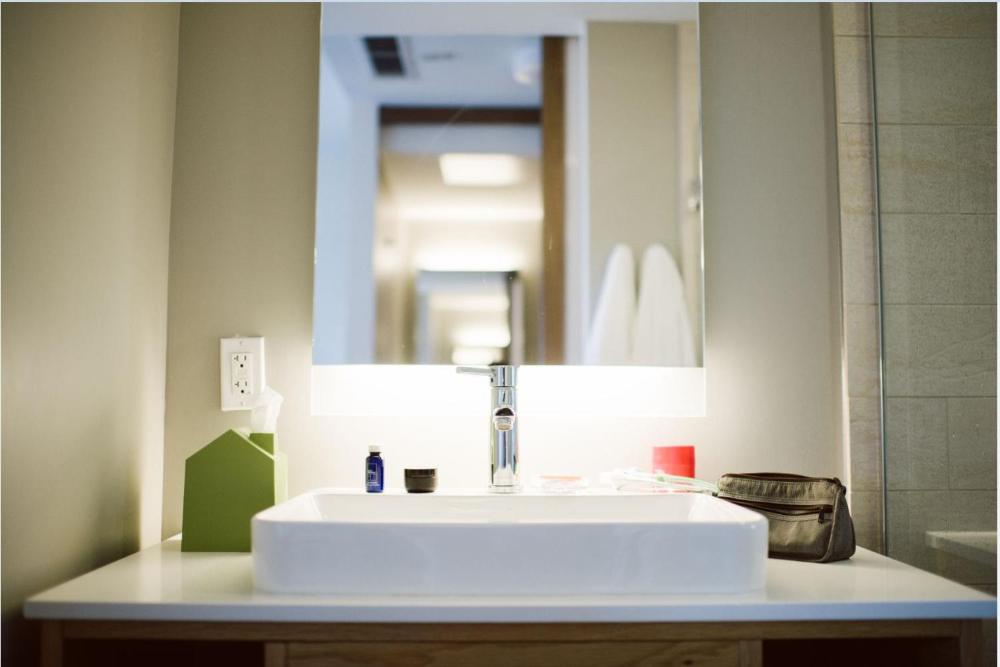 Standard King Room - Limited View